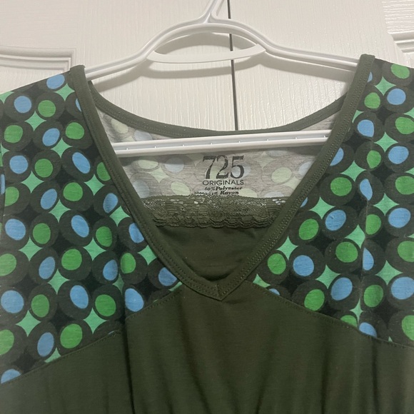 Y2K Green/Blue Patterned Top with pockets - Picture 3 of 11
